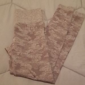 GYMSHARK CAMO LEGGINGS - PURPLE